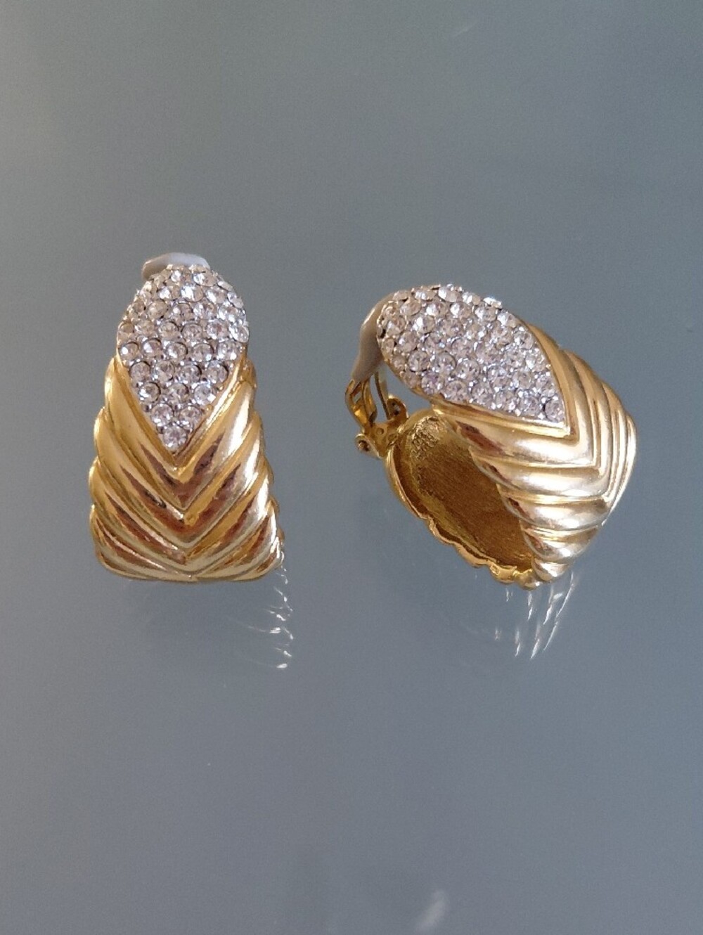 Vintage CINER Gold Tone Crystal Clip-On Earrings Signed Designer 1.5"